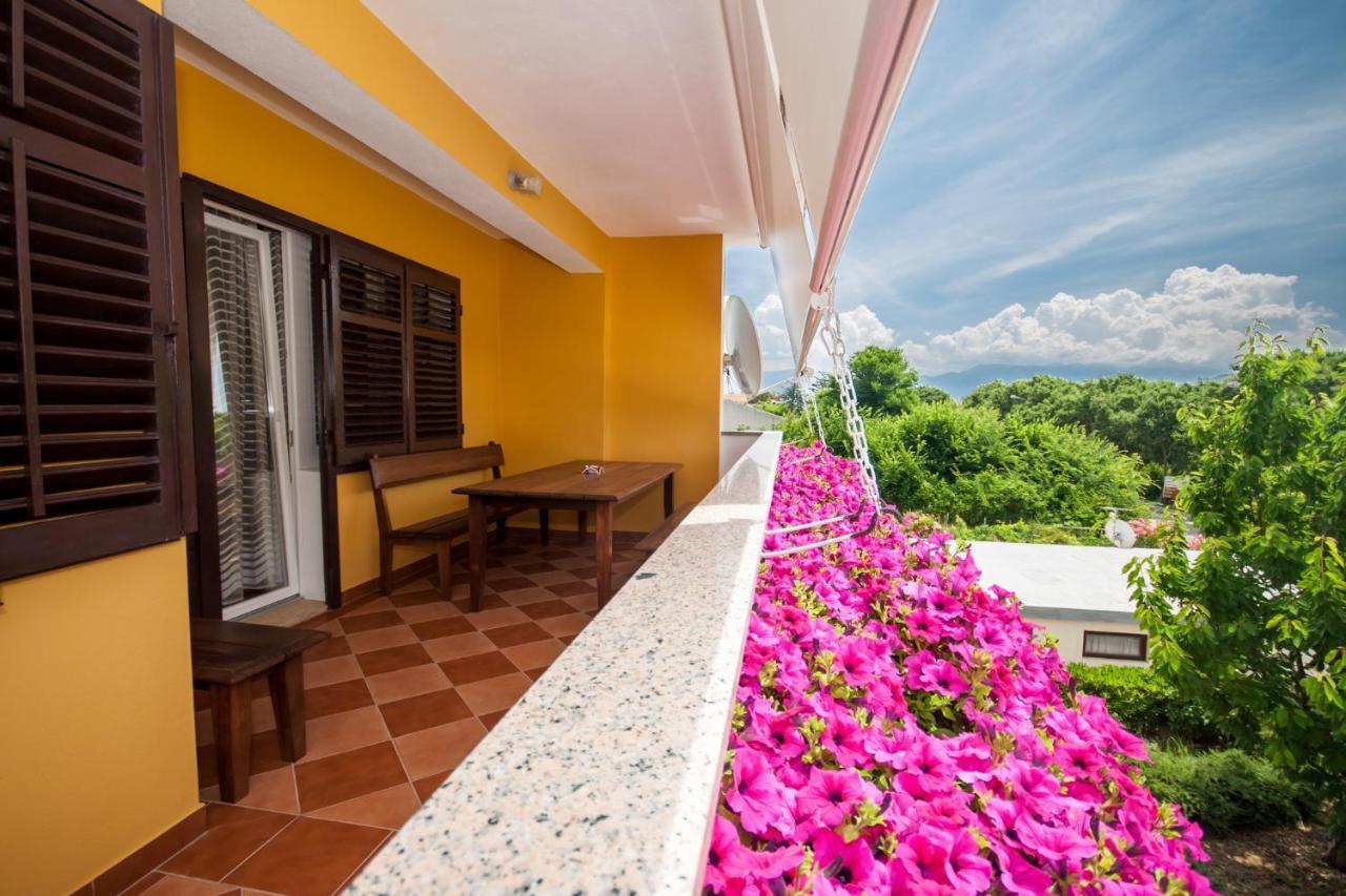 Apartments Surfinia Baška Eksteriør bilde
