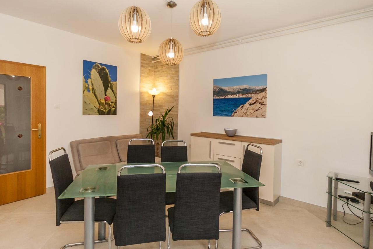 Apartments Surfinia Baška Eksteriør bilde