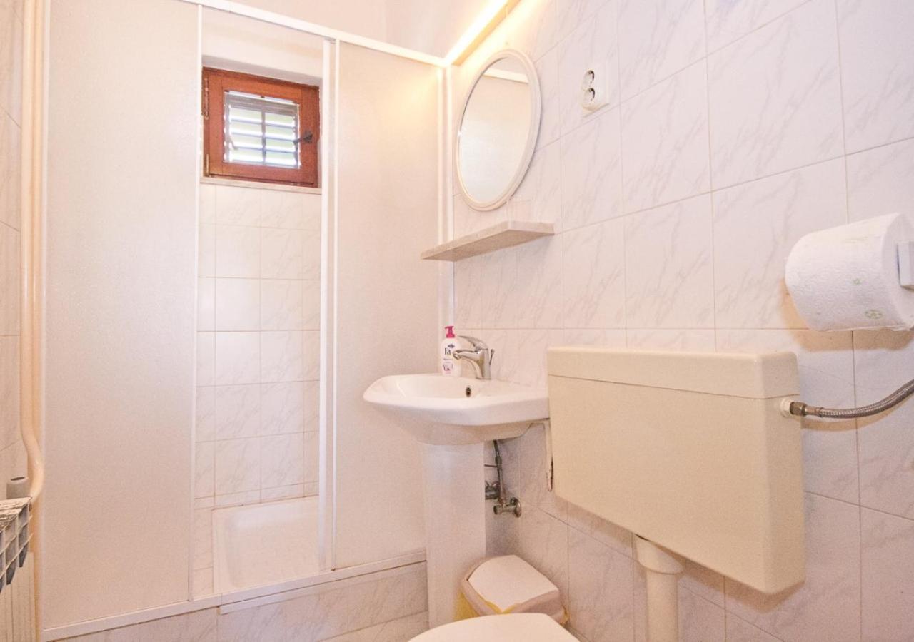 Apartments Surfinia Baška Eksteriør bilde